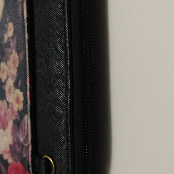 Tahari Identity Protection Floral Zip Wallet #P-18 - Picture 6 of 14
